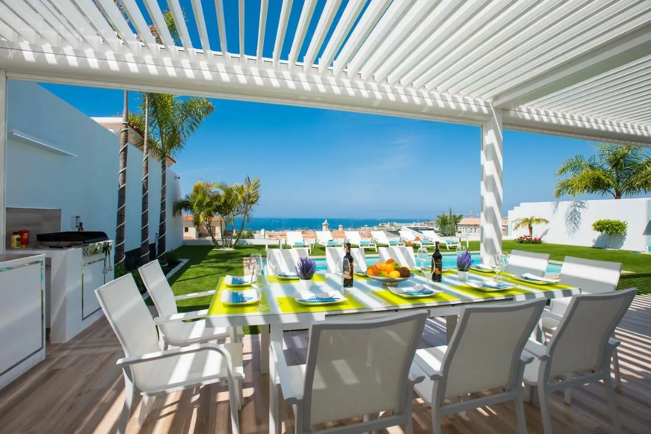 Villa Valentina Ocean View Heated Pool 아데제