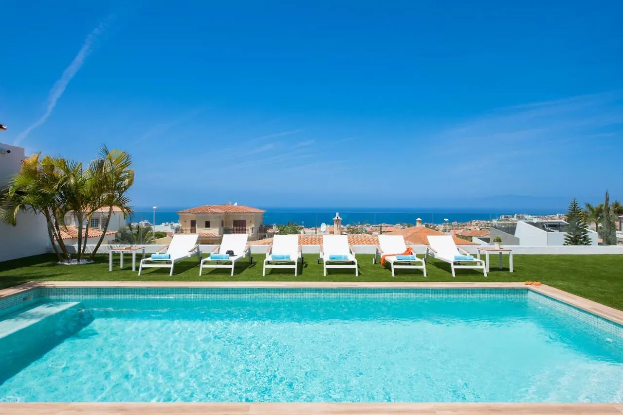 Villa Valentina Ocean View Heated Pool 아데제