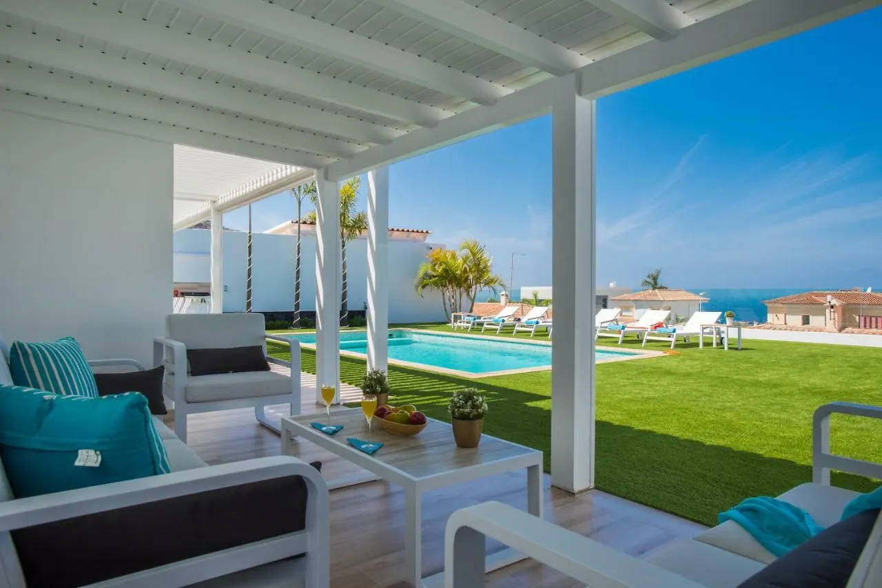 Villa Valentina Ocean View Heated Pool 아데제